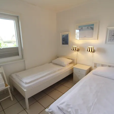 Duenenstrasse 31a, Eg Links Apartment